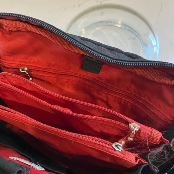 Chicos Baggillini Crossbody Bag Purse BLACK Nylon Travel Zip Pockets Card Slots - Picture 9 of 11